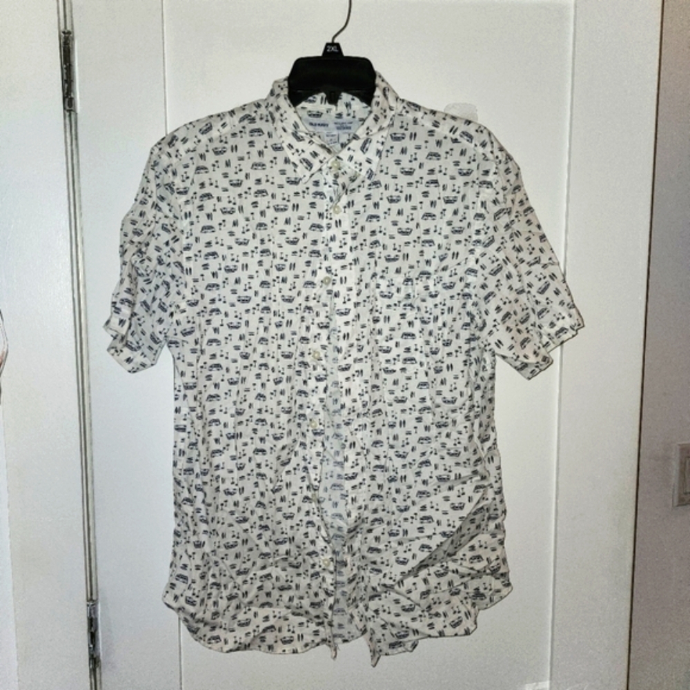 Old Navy Aloha Button Down Shirt. Slim Fit Built-In Flex Size M